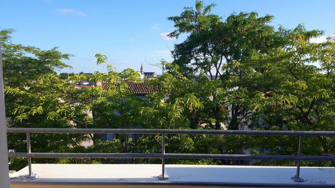 尼奥尔Votre Escale - Le Petit Montmartre公寓 外观 照片